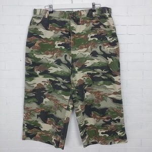 Plus Size/Camo wide leg capri/gouchos/Sz 18W